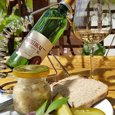 Rustikal - U Mandlonovych Sadu Otel