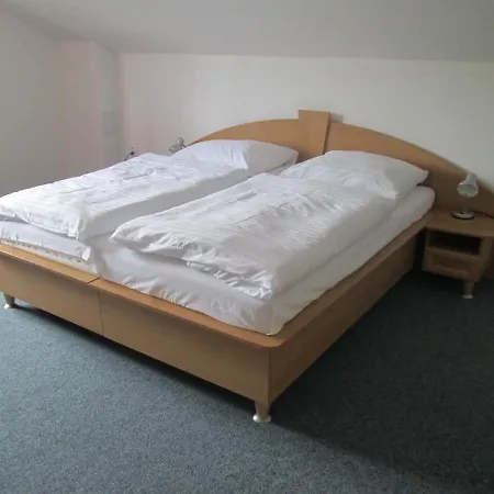 Rustikal - U Mandlonovych Sadu Hotel Hustopeče