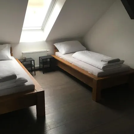 Hotel Rustikal - U Mandlonovych Sadu 3*