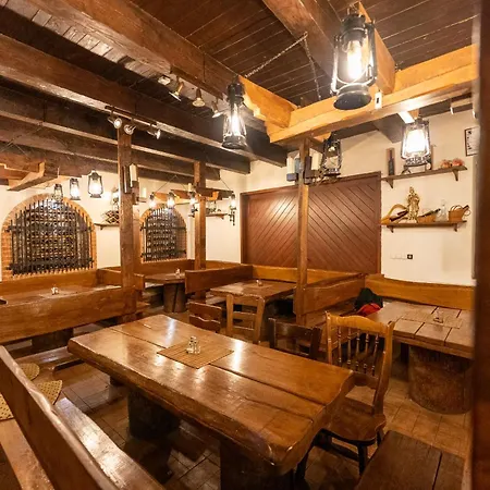 Rustikal - U Mandlonovych Sadu Otel 3*