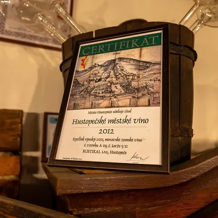 Rustikal - U Mandlonovych Sadu Otel Hustopeče