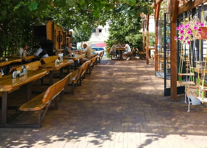 Hotell Rustikal - U Mandlonovych Sadu 3*